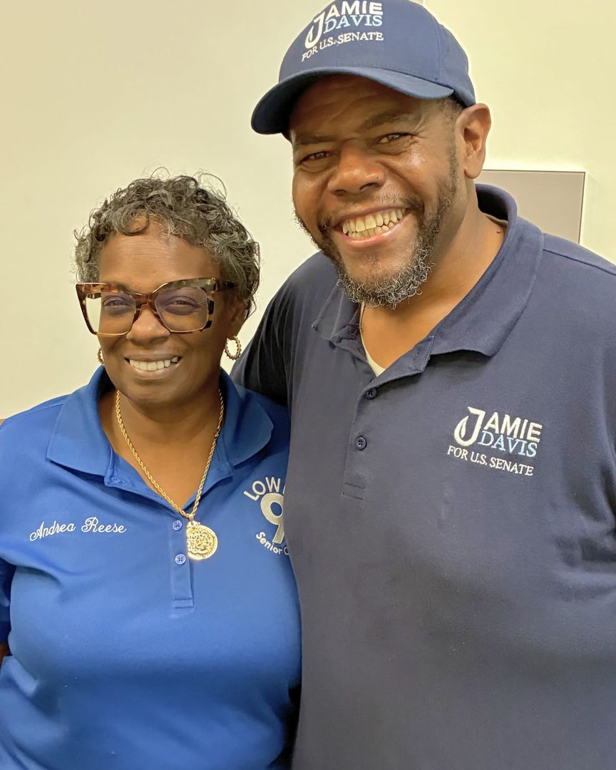 Jamie Davis with a supporter at a senior center